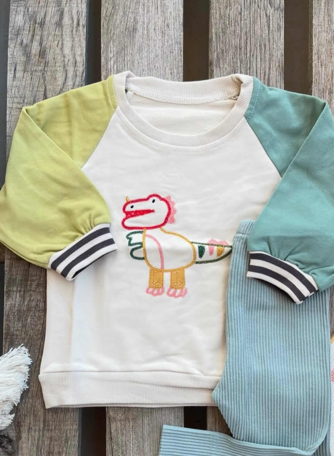 Dino top