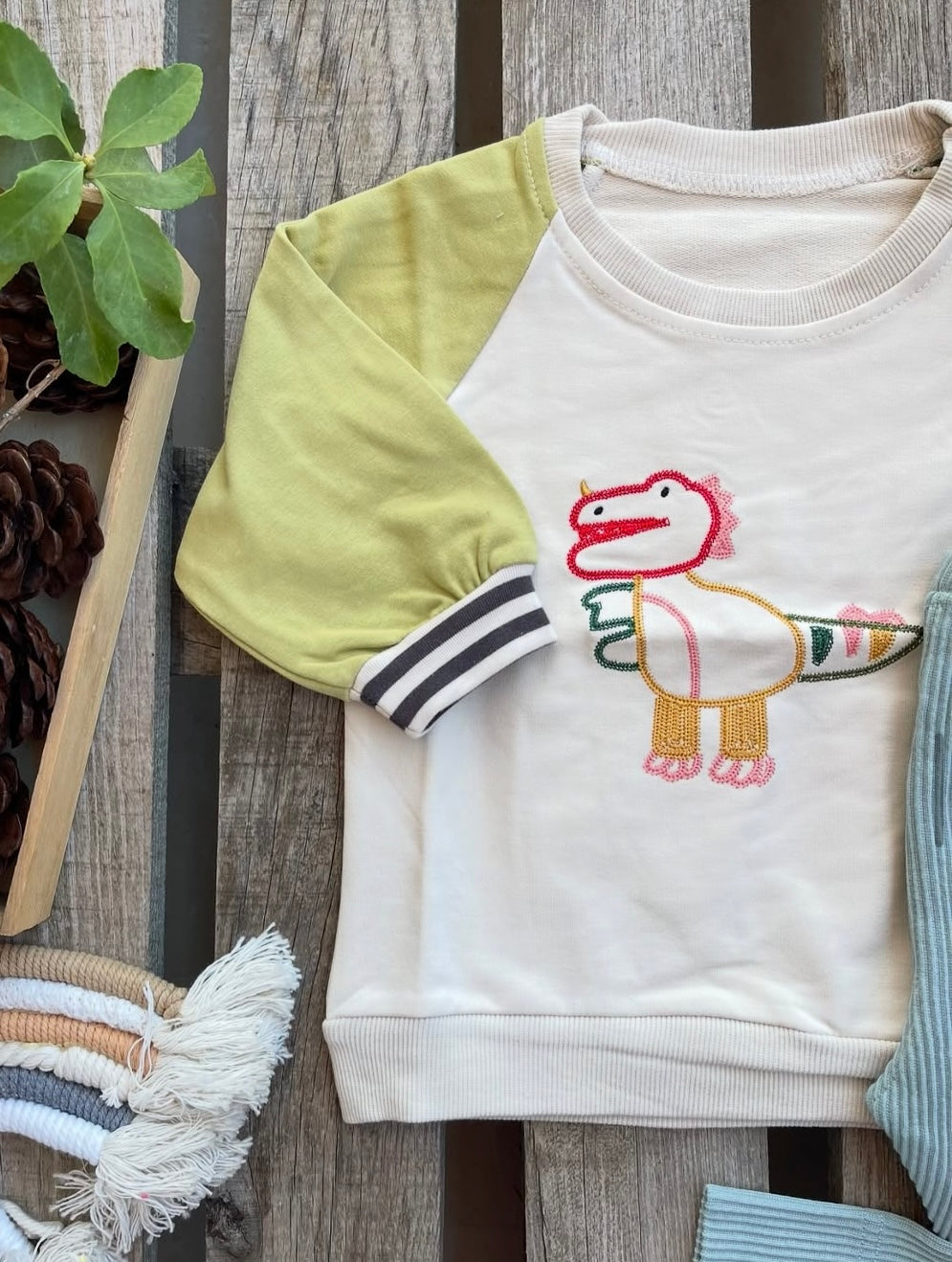 Dino top